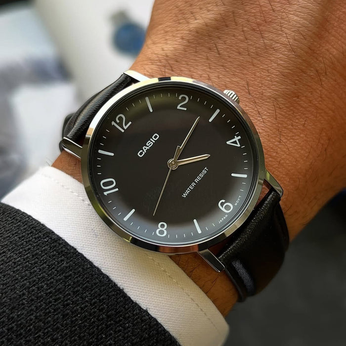 Casio MTP-VT03L-1B | Orologio analogico minimalista da uomo | Quadrante nero Casio MTP-VT03L-1B | Orologio analogico minimalista da uomo | Quadrante nero
